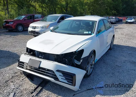 2018 Volkswagen Passat 2.0T R-Line/2.0T S from USA, damaged, VIN 1VWAA7A36JC035285